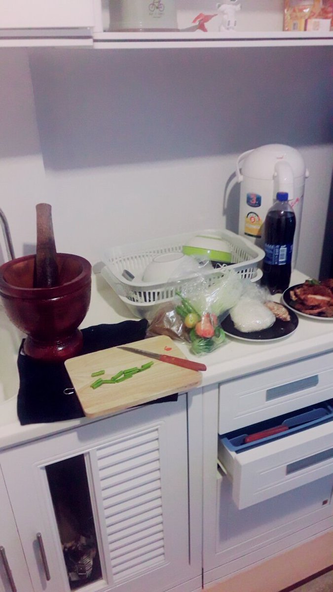 supanut4439's tweet photo. กินส้มตำกันไหม..ช่วงอากาศ https://t.co/8Vg98cIduY