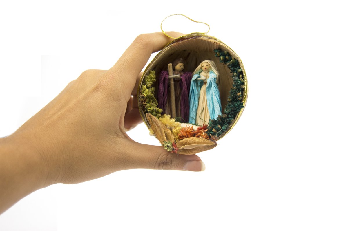 WFTO_FairTrade's tweet photo. @biofairtrade has a Christmas décor ornament for you to share or enjoy during these #fairtradeholidays. #guaranteedfairtrade #livefair #beatpoverty https://t.co/zOP1TUkb0S