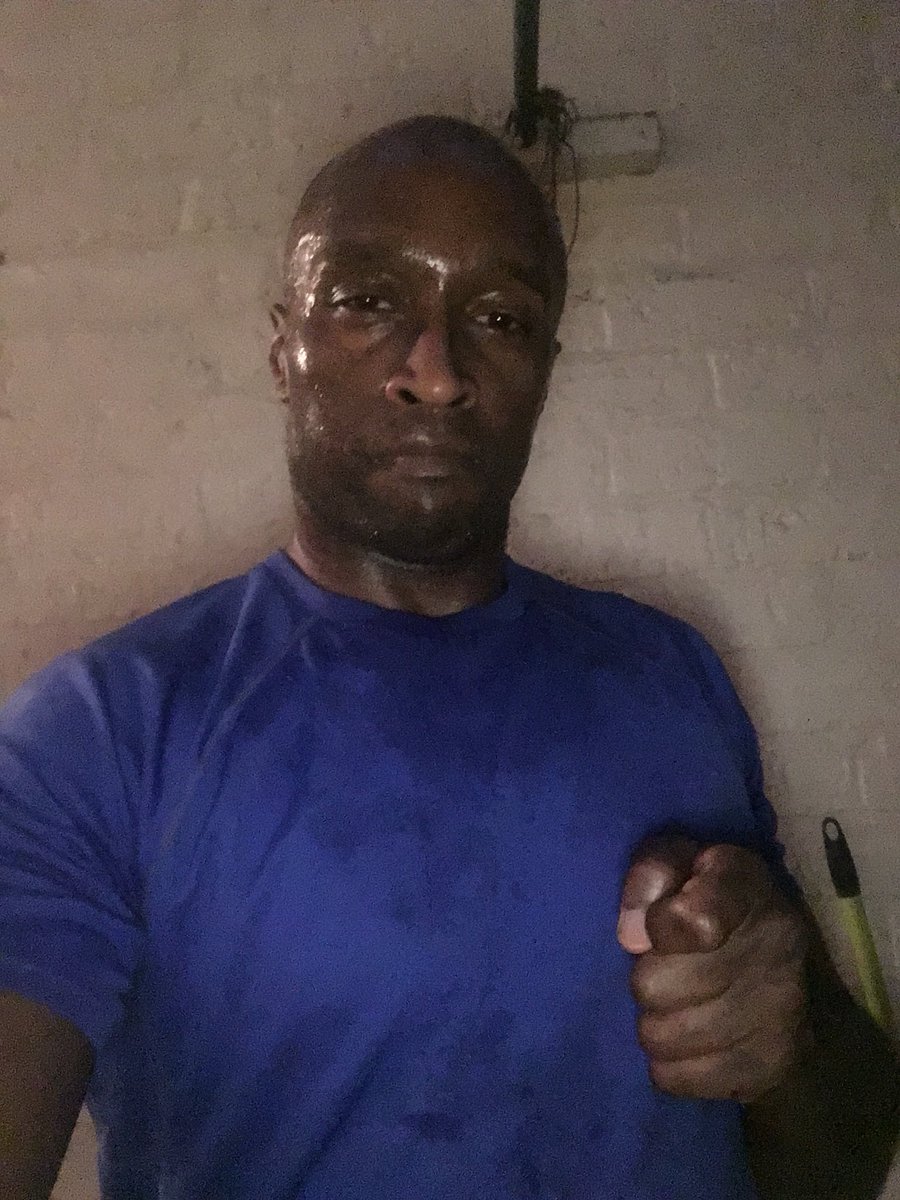 JC1stClassLife's tweet photo. Get started now &amp; thank yourself for it come 1st January. Whatever the goal is, start now! #GetItDone https://t.co/uU0QB0fEFo