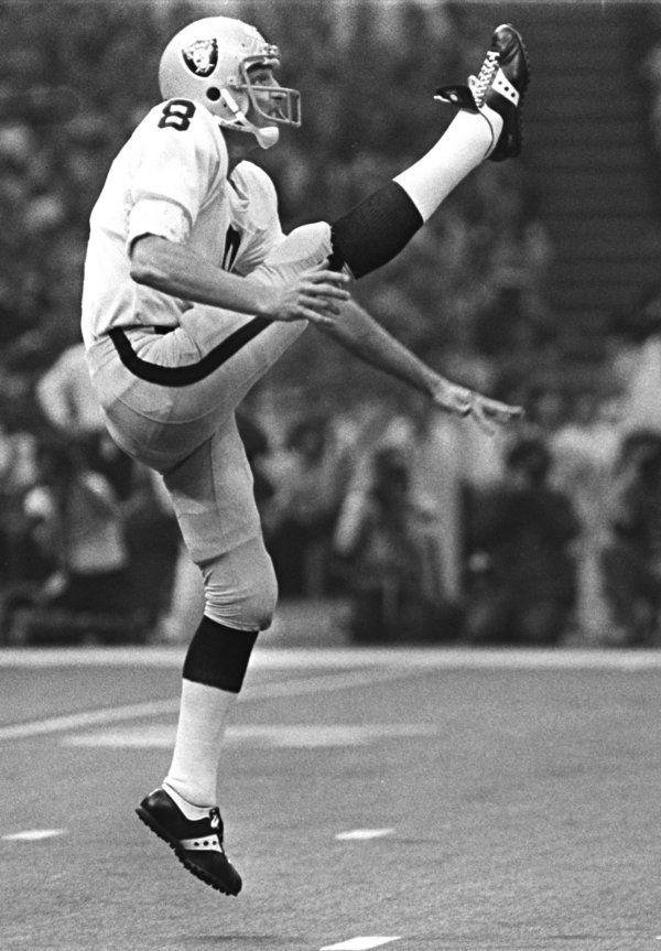Happy BDay to lifetime member and Hall of Famer Ray Guy! 