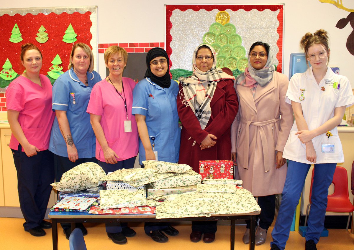 ELHT_NHS's tweet image. It continues to be a fantastic Christmas on the Children’s Ward - thanks to @GoldmarkCom and @ILMUkCharity for their fantastic donations!
