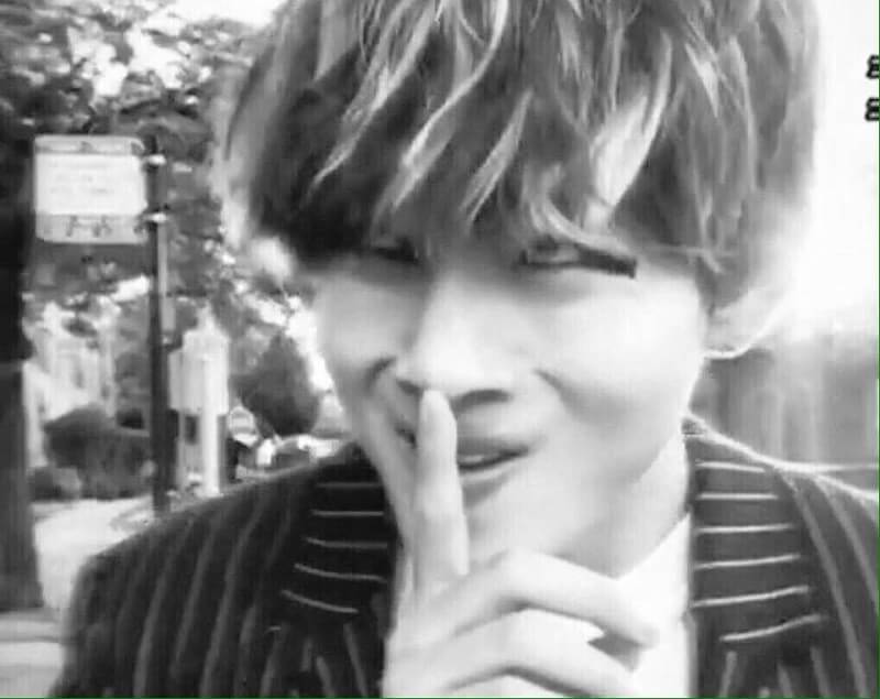 大白兔 今日のmステでテテをかっこいい イケメンだと言った人にこれを見てほしいです これもかっこいいですよね 私はすごくイケメンだと思います あと 今日のテテとユンギかっこよすぎた もちろん グクもホビホビもナムもジンニムもジミンも