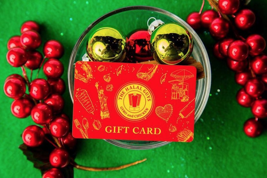 HalalGuysORL's tweet photo. Time is running out! Through December only, spend $25 on gift cards and get a free entree! Come in today! #OrlandoFood https://t.co/Wll0Jiqkph