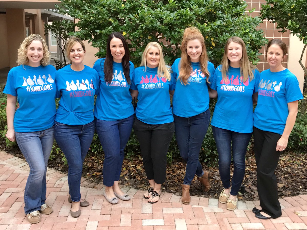 LowryElementary's tweet photo. Happy holidays from our “squad” to yours! #SquadGoals #EnchantedLearning @HCPSArea2 https://t.co/8pnHlaAbcP
