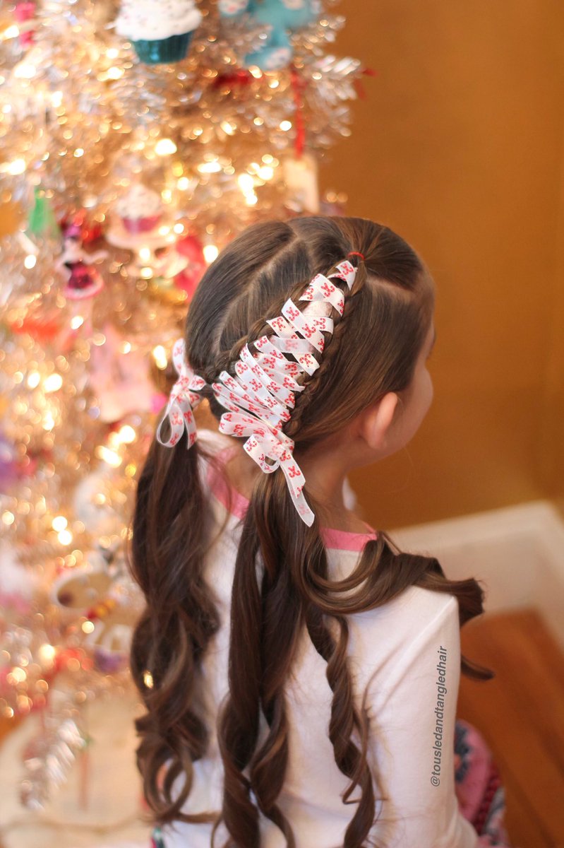 tousledntangled's tweet photo. Christmas hairstyles! #cindylouwho #grinch #snowman https://t.co/ZYKkgGfljY