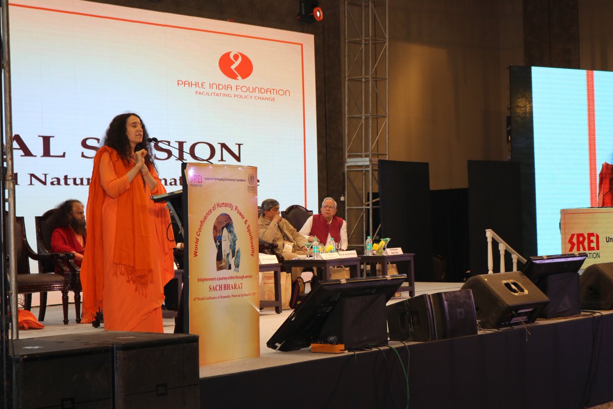 Was wonderful to attend 10th World Confluence of Humanity, Power &amp; Spirituality @WCHPS2017 2day in #Kolkata by <a href="/HPKanoria/">Dr. H P Kanoria</a> &amp; to speak on #spirituality &amp; #humanity &amp; also on role of #faith in #climatechange &amp; <a href="/SustDev/">UN DESA Sustainable Development</a> w/#MarkTully . Go #vegan 4 the #environment!! <a href="/vegan/">Vegan</a> #WCHPS2017