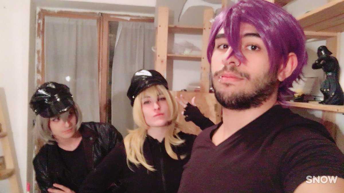 Kurosoof's tweet photo. Ayer estábamos muy guapos de los husbandos #UndeadP ⚰️ https://t.co/AOfLmGc1N1