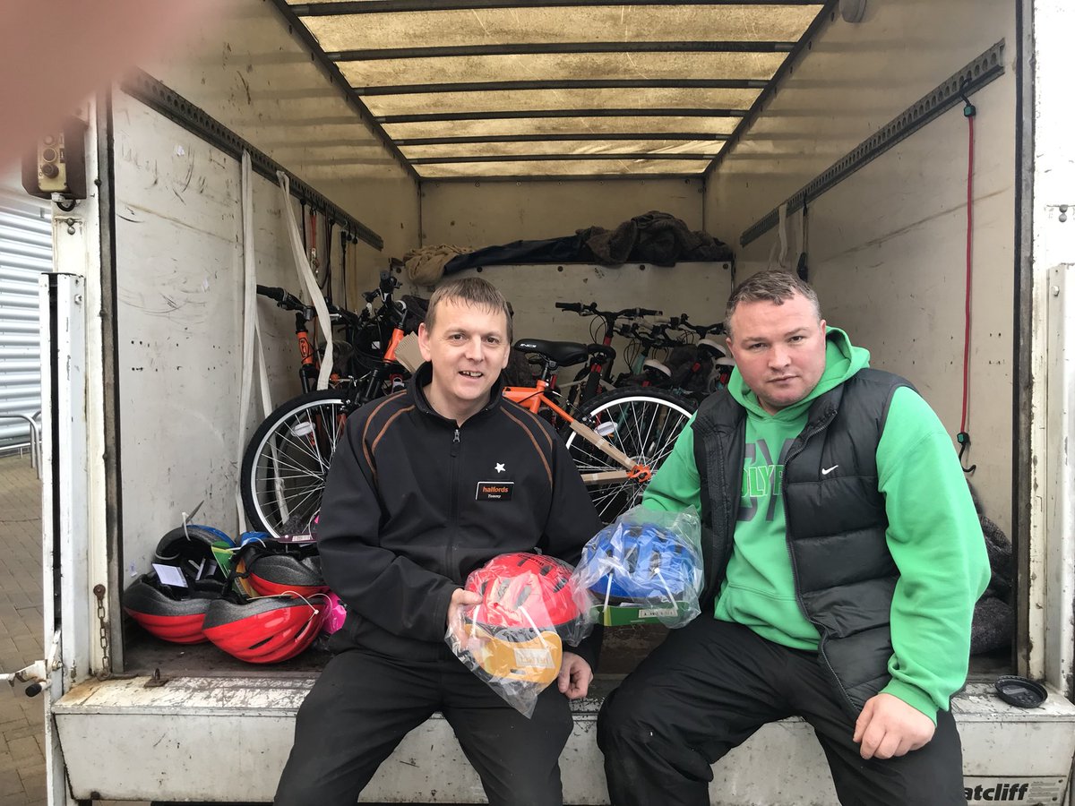holyroodboxing's tweet photo. The final 15 #Bikes collected and Delivered to complete the 152 π΄π»ββοΈ for #Kids in the #Community π΄π»ββοΈ
Big ThankYou to @Halfords_uk store manager TOMMY and staff for ttheir kind Help. They deserve a π
ππ»
BARR REMOVALS π
@PressureCleanEd π
#5MUpropertiesπ
Thank You https://t.co/A3Y9kR5moF