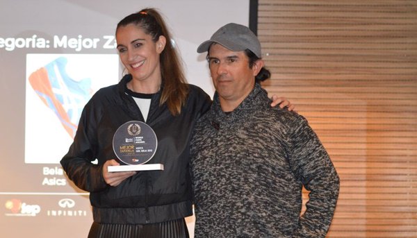 PadelSpain's tweet photo. .@ASICSspain y @HEAD_PADEL se hacen con los premios a Mejor Zapatilla y Mejor Pelota en los #PWPA2017 https://t.co/5pTLzn0K8O #pádel #noticias #deportes https://t.co/F23lsEKXT2