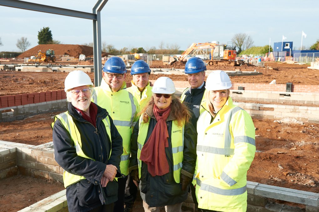 The Great Bourton Parish Council came to our site Hayfield Views, to see the progress made on the new community hall that’s currently in construction. #newhomes #GreatBourton ow.ly/z77n30hjAPL