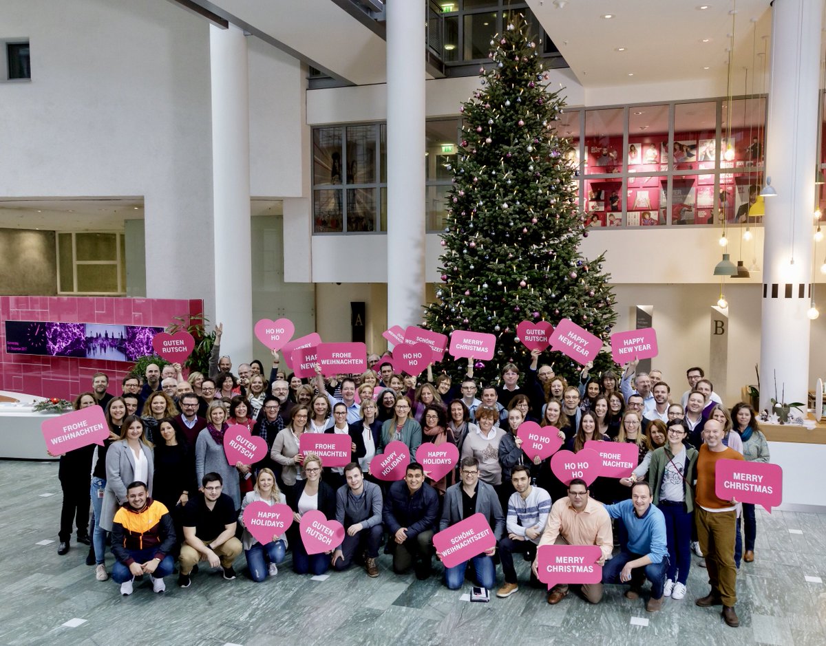 Deutsche Telekom Ag Vorfreude Und Besinnlichkeit Stehen Vor Der Ture Zeit Unserer Community Einfach Mal Danke Zu Sagen Das Telekom Corporatecommunications Team Wunscht Euch Merrychristmas Und Schone Feiertage Ar