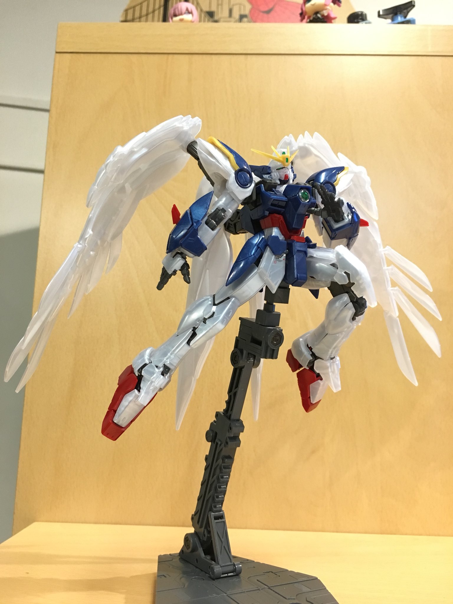 カフェアロア イタリア店 お客様の Rg ウイングガンダムゼロ Ew パールグロスver の組み立て完了です ٩ ۶ｶｯｺｲｲ 成型色が美しいですねー そして光るのやつの剣 ٩ W و めっちゃカッコイイです T Co Nghddzp2kt