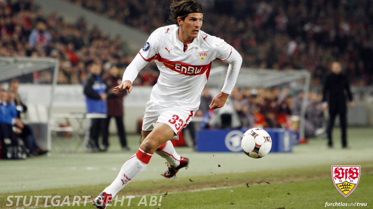 VfB's tweet photo. .@Mario_Gomez: „Ich bin sehr glücklich wieder zu Hause zu sein, dort wo alles für mich begonnen hat. Gerade in den letzten Tagen und in der heißen Phase habe ich immer mehr gespürt, wie sehr ich das will, wie sehr ich zurück nach  Stuttgart möchte." #VfB https://t.co/8PCADIwKAb