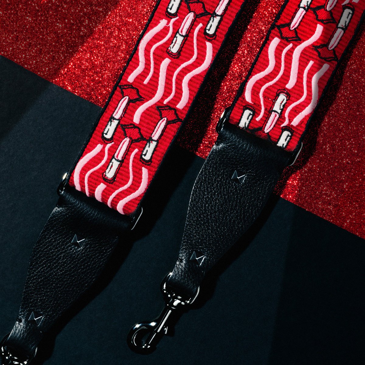 MaisonValentino's tweet photo. Personalize your #ValentinoGaravani handbag with a multicolored #GuitarRockstud starp with #LipstickWave embroidery by Zandra Rhodes. Get more festive gift ideas on https://t.co/tLb6IYVYva https://t.co/5NKulpa0iZ