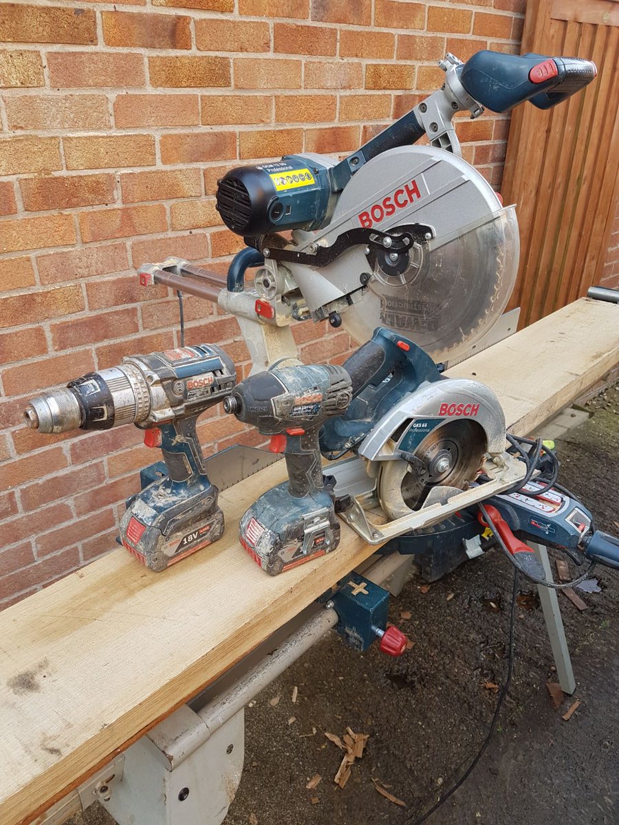 LandscapeHowTo's tweet image. Finishing off a how-to on #fencing today. Some serious editing to be done over Christmas on a good collection of videos @BoschGlobal @BoschPro_UK #diy #properjob
