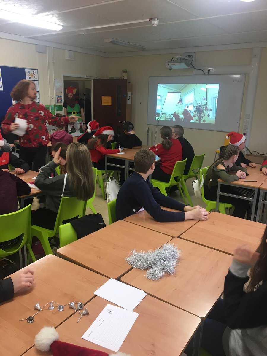 OideSarah's tweet photo. Santa is videoing calling from the North Pole to ask the @Kingswoodcc16 Christmas Quiz Questions... #TeachYew having great fun #Christmas https://t.co/lgNirUcxMa