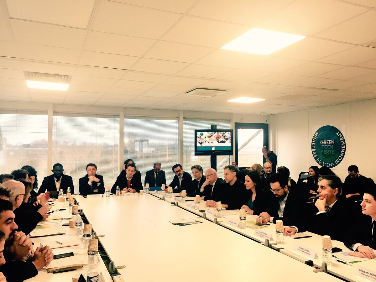 Échanges avec les #startups de la #greentech incubées chez <a href="/meteofrance/">Météo-France</a> pour le #TourDesStartups initié par <a href="/mounir/">Mounir Mahjoubi</a> ⌨️Participez aussi via la consultation ! 👉 tour-des-startups.gouv.fr/pages/particip…