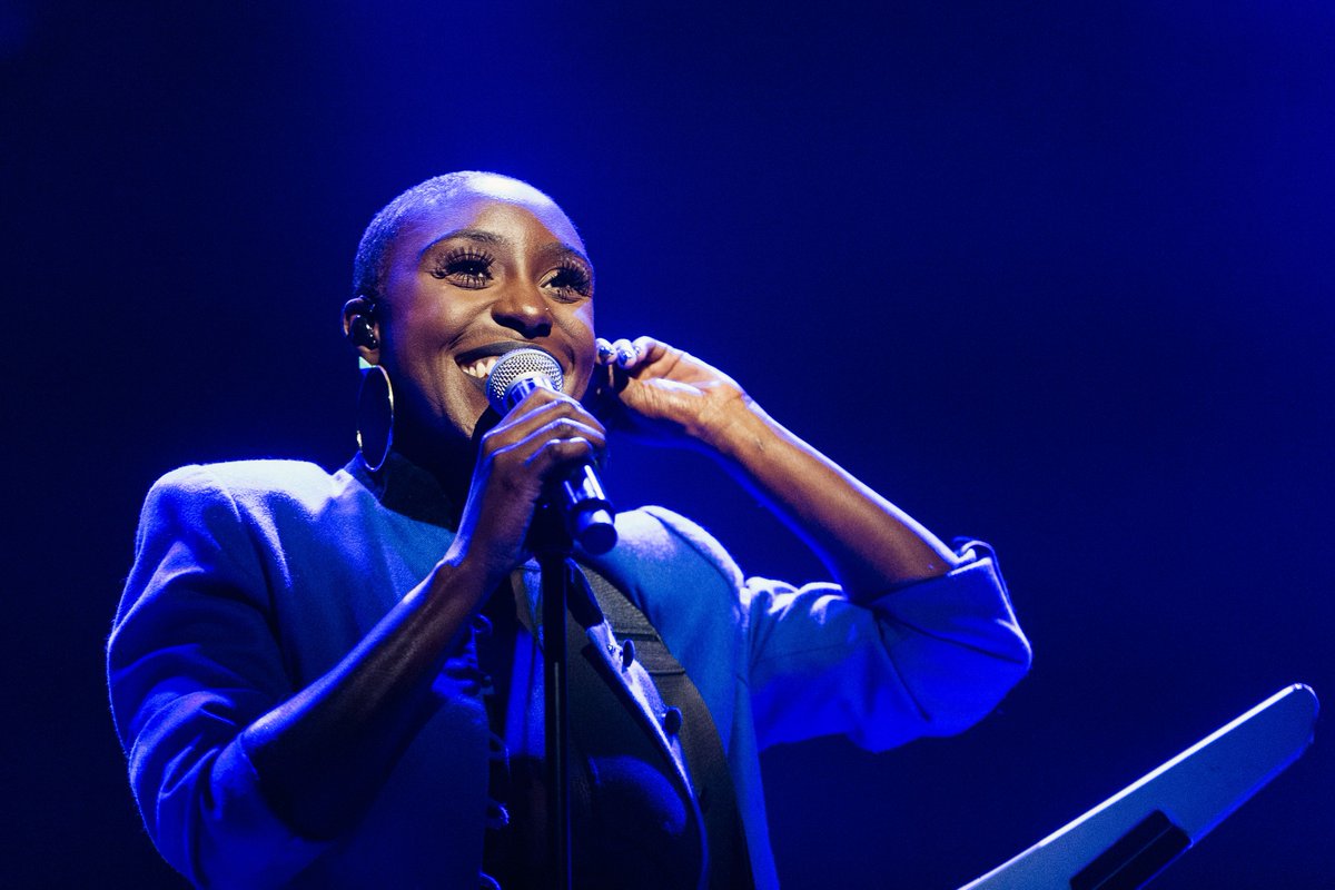 LlaisFestival's tweet photo. This is the final day looking back at some of last year's #FoV2016 highlights. @lauramvula's performance @theCentre was incredible, people were up dancing in the Donald Gordon Theatre where she shared personal anecdotes, the audience loved it! https://t.co/45dmVxV1ec