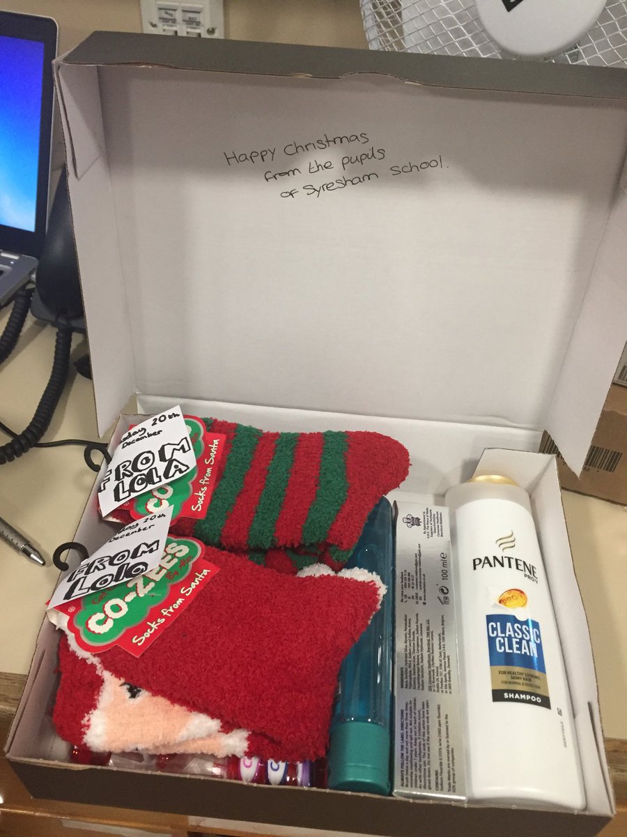 fiona_poyner's tweet photo. Great kindness and generosity from Syresham school pupils making a gift package for an ED  patient. Thank you all and Merry Christmas! https://t.co/Wf9iKXrGZL