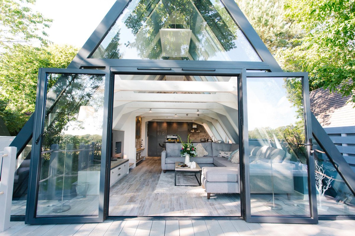 bluechiphols's tweet photo. Check. it. out. This is Glass Lodge 1 on the Clowance Estate...and there's even a hot tub πhttps://t.co/pPmCQv0mzH #sobluechip #cornwall #ukbreaks https://t.co/MC37tZb74y