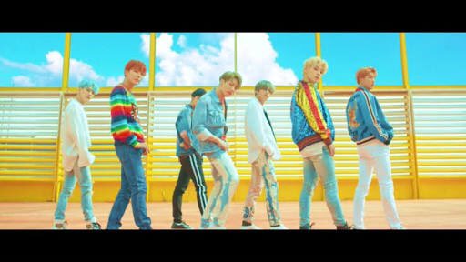 BTS10131995's tweet photo. 日本が悪いとかやないけどやっぱり衣装を比べてしまうよね。
韓国のファッションセンス。✨ https://t.co/kgxvCJztDi