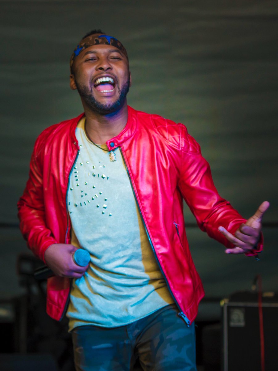 OrchardOnTwo5's tweet photo. Our mood getting into Xmas weekend is certainly inspired by the epic #GOGSundays Afro Soul Music Experience which was headlined by @VusiNova & @AmandaBlackSA with performances by @ayazungu & @PheloBala! Images| @sbu_kandee https://t.co/9bIPXeoTp2