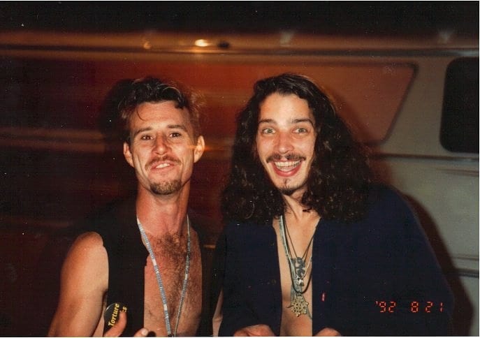 chriscornellfp's tweet photo. Happy Birthday #JimRose!
Chris and Jim at Lollapalooza '92.
#ChrisCornell
#JimRoseCircus #Soundgarden #SusanSilver #Lollapalooza92 https://t.co/tTXqInAmpE
