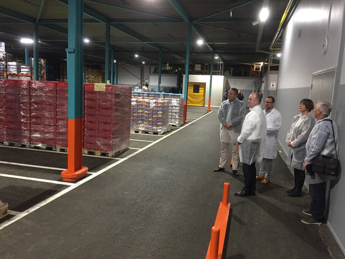 cdkfryslan's tweet photo. Op besite by Foodpack op It Hearrenfean, ûnderdiel fan Caparis. Wêr’t se in soad iten ferpakke. Moai bedriuw! https://t.co/D6E2j5tfqA