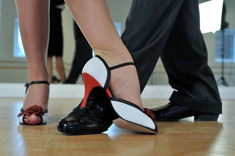 southbankcentre's tweet photo. Bring your dancing shoes on Boxing Day for a ballroom extravaganza, featuring live music, demonstrations, workshops and social dancing. https://t.co/ANUbuJtpx3 #SCWintertime https://t.co/iEg96Q2viS