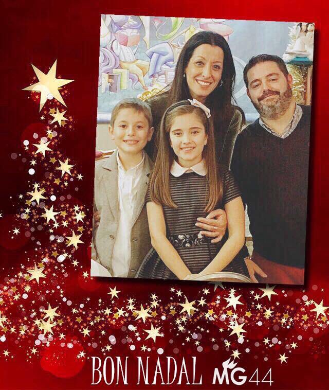 Nuestras Falleras Mayores 2018: Ana Bañón Carrión y Carla Sancho Carbonero; y nuestros Presidentes: Miguel Prim Sorribas y Rubén Tejero Arnau os desean una muy FELIZ NAVIDAD