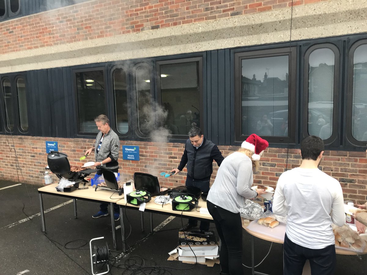 ThomasInt_News's tweet photo. Bacon and sausage sandwiches at #teamthomas HQ is the perfect way to end the year! 🥓 🥪 #Christmas2017 https://t.co/ZLsNTIbPRL