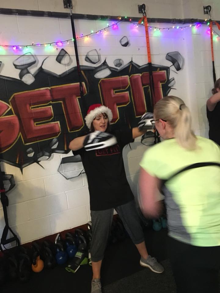 GetFitBlaydon's tweet photo. Festive Fit Family Fight Friday 🥊🎅🏻🥊 Merry Christmas 
#fridayfightday #hiit #boxing #ChristmasSpecial https://t.co/owkmiHpM2p