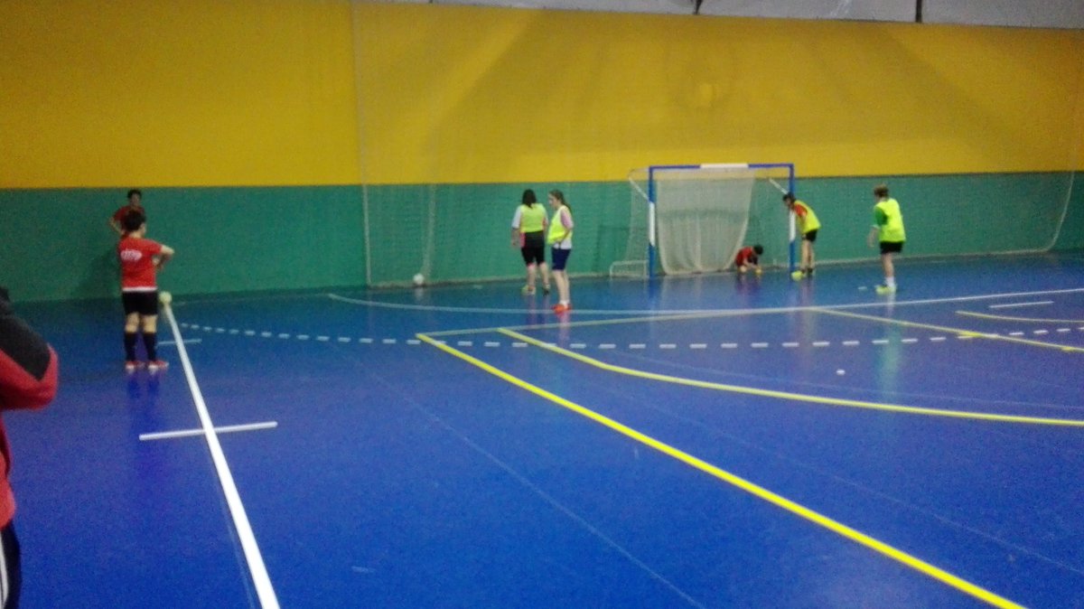 Algunas fotos mas del bejamin <a href="/CFS_Castro/">CFS Castro Urdiales</a> <a href="/AficionFSCastro/">Aficion CFS Castro</a>  comandado por <a href="/Adrivc10/">Adrián Vigistáin</a> tambien jugaron algunos padres y hermanos mayores