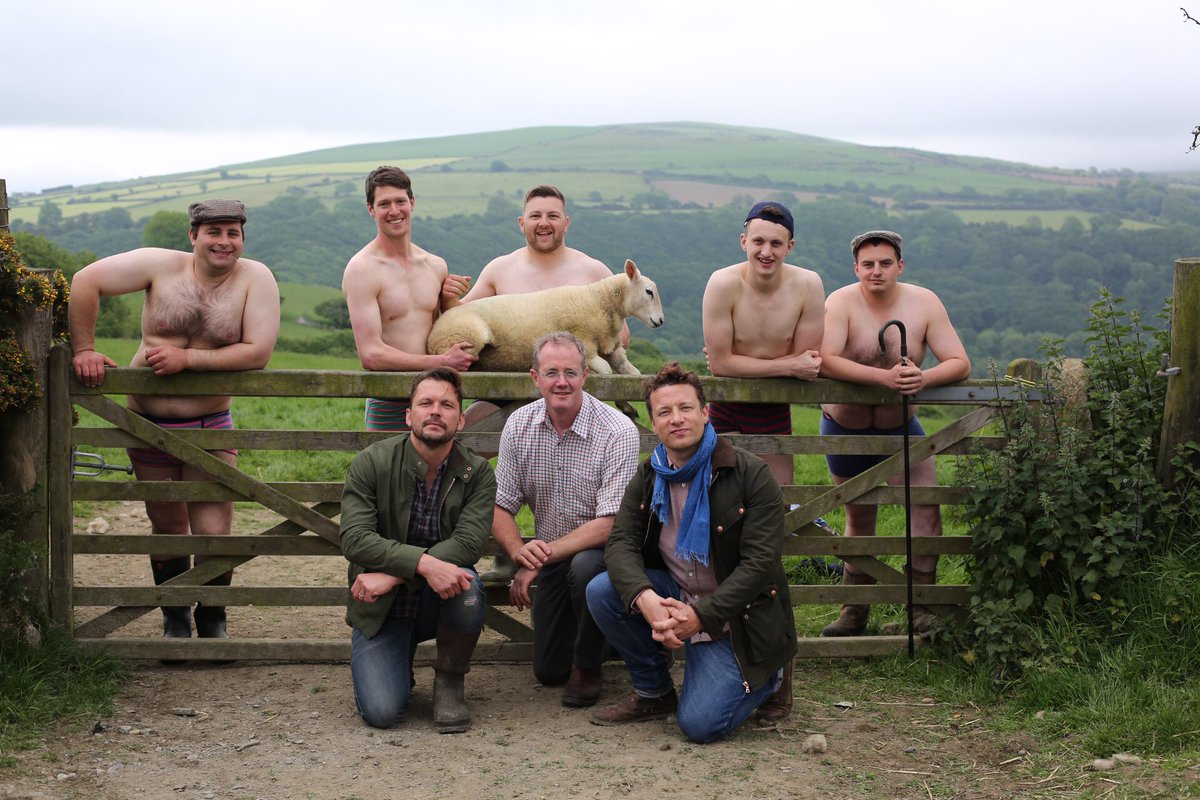 cywain_mab's tweet photo. @carnedward yn datgelu'r cyfan heno am 8pm @Channel4 ! @jamieoliver @bwydadiodcymru  @hcc @wgcs_rural @1GarethWynJones  #welshmutton
https://t.co/dZLv1NSOWM
https://t.co/AfJGhmzRRA
https://t.co/fN45Zu8PAt https://t.co/uMPN3FWJDF