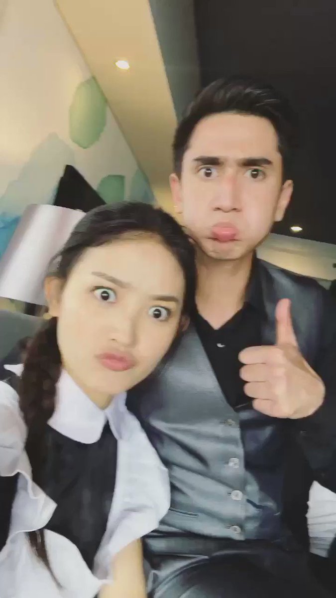 Official_STJC's tweet photo. Stay tune guys... #STJCEps60 
Laras @15natashawilona jadi pelayannya Vino @BramastaVerrell https://t.co/p78MoirHkS