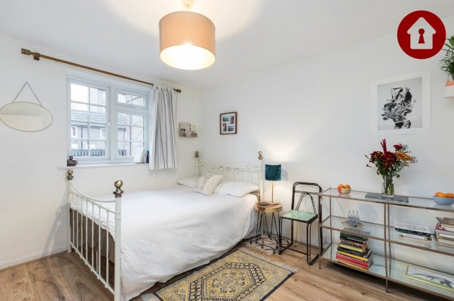 KeyAGENT's tweet photo. Get professional looking photographs and floor plans on all your properties in 2018! "As essential as email" - @ThornleyGroves. Get started here:  https://t.co/Re5Whl5S1q #EstateAgents #Property #RealEstate #PropertyBOX #PropTech #Photography https://t.co/O3uxKp1ZFA