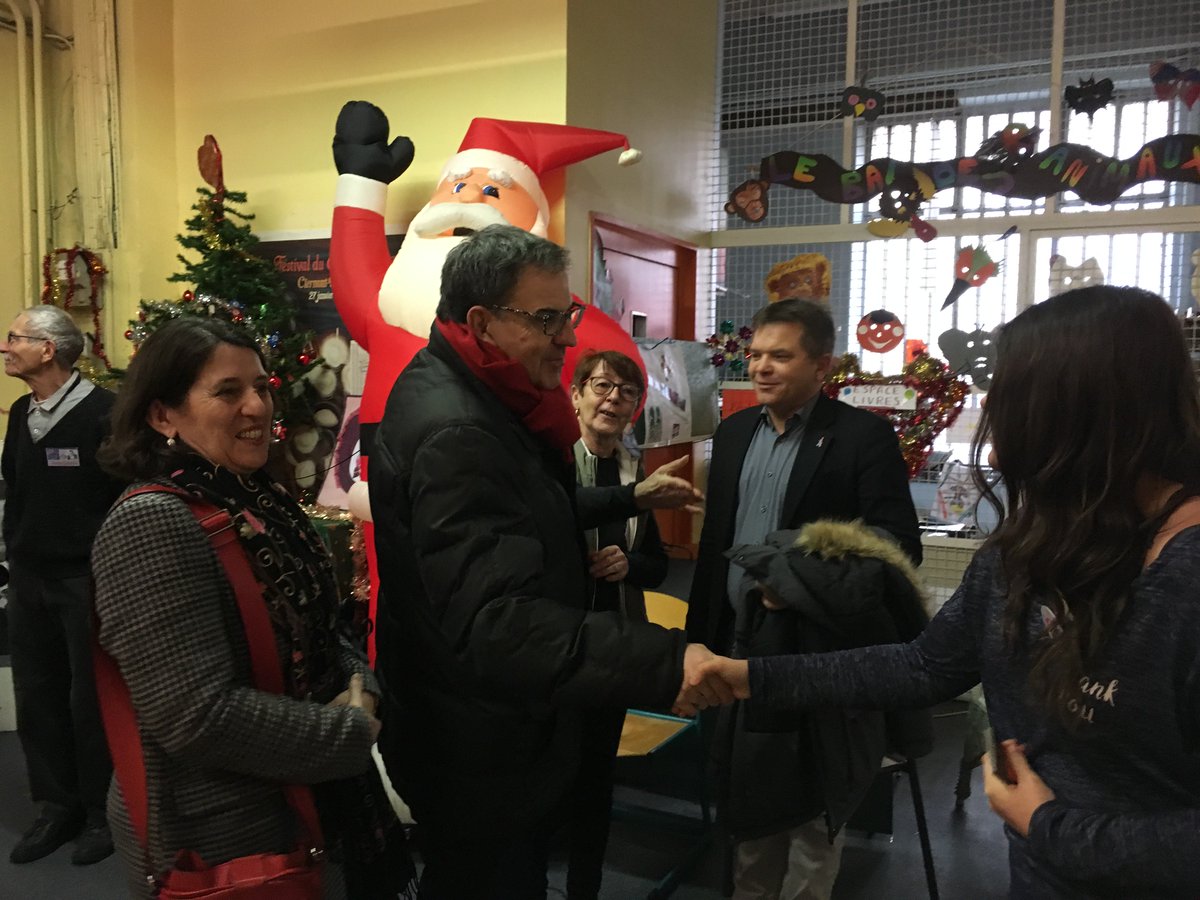 DavidKimelfeld's tweet photo. 🎄 Fêtes de fin d'année à #Lyon4e avec le Noël des Aînés et celui des @restosducoeur du 4e arrondissement : un temps de proximité et de partage privilégié avec les croix-roussien-nes ! https://t.co/vcWwTXho3j