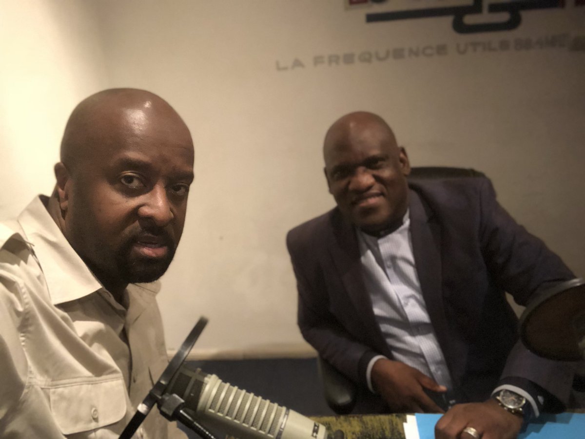 clusakueno's tweet photo. Il est passé dans la dernière émission #LEDEBAT2017
Merci @MikaToussaint de l’hôtel de ville #Kinshasa.
Les 2 derniers intervenants de l’année 2017 seront des anonymes en direct par téléphone @lusakuenoc @ThierryKambundi @TopCongo #RDC #DRC https://t.co/KVNNBAO4c2