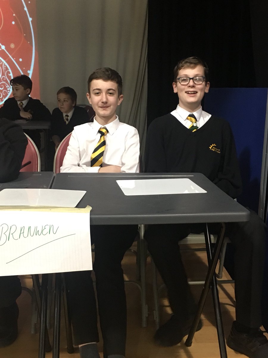Y10NHS's tweet photo. Y8 learners have got their quizzing heads ready for our annual @StudentvoiceNHS Christmas quiz! 🎄 🎅🏼 https://t.co/HsN806qOMu
