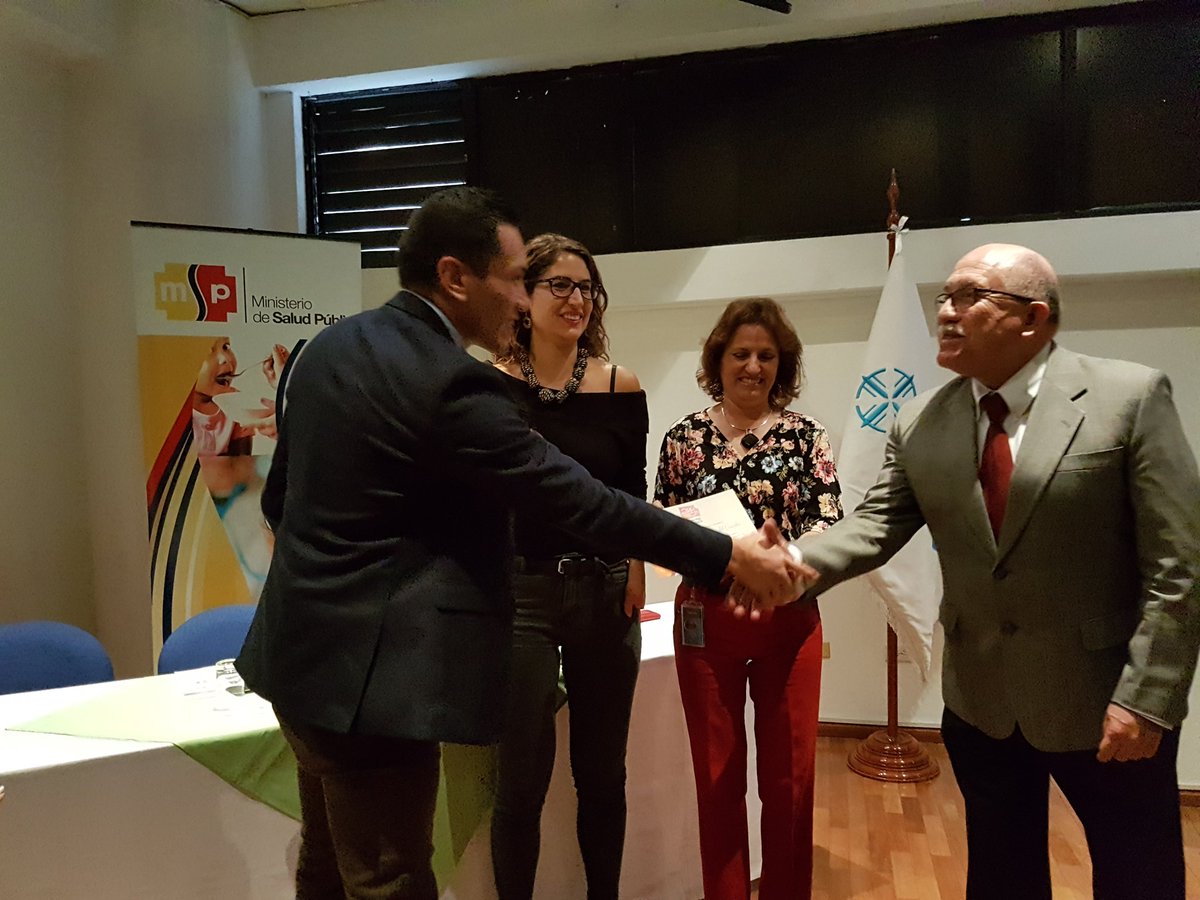 PUCE_Ecuador's tweet photo. Entrega de Certificación por parte de @MSPEcuador a @PUCE_Ecuador por su Sala de apoyo a la lactancia. https://t.co/sfAZ5P5n7V