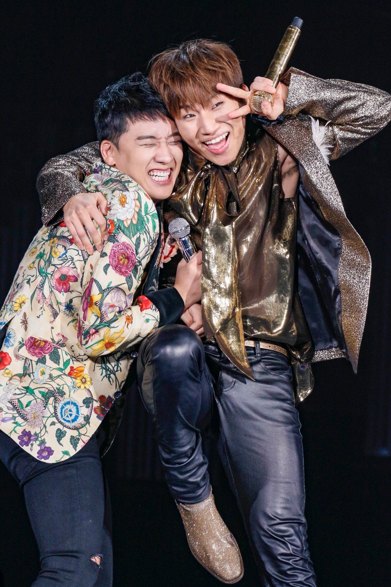 YGJAPANofficial's tweet photo. 【#BIGBANG】最終の地・大阪公演2日目無事終了!!本日も熱い応援ありがとうございました。あとわずか2公演。明日12/23(土)は12/24(日)VIP JAPAN 限定ファイナル公演前の貴重な公演です。残されたわずかの時間,忘れらない思い出を作りましょう。#LASTDANCE チケットはコチラ▶️https://t.co/kTeEI0sBXR https://t.co/rF3y4PGuTg