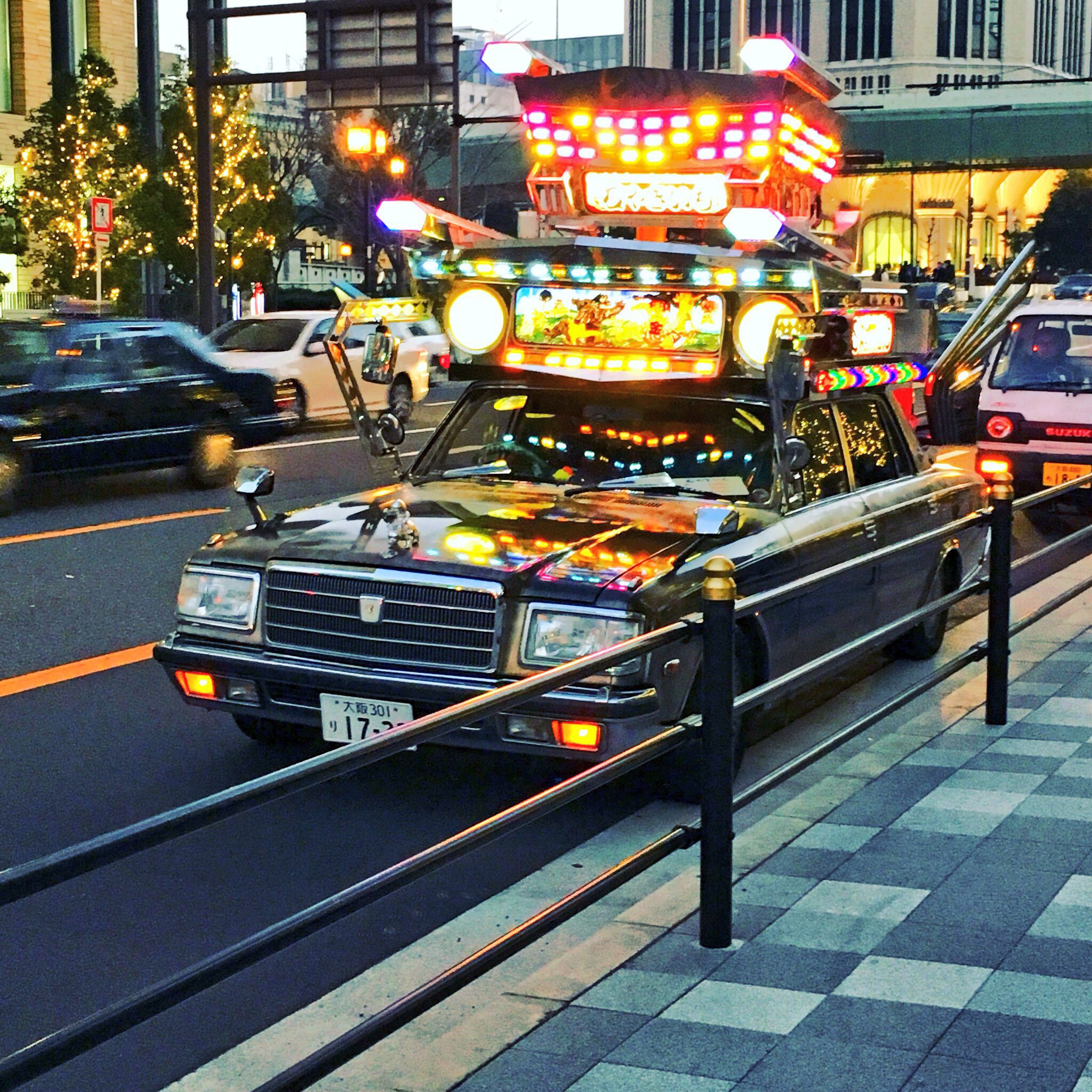 痛車や族車ではなく 中之島にパンクな焼き芋屋車いた 話題の画像プラス