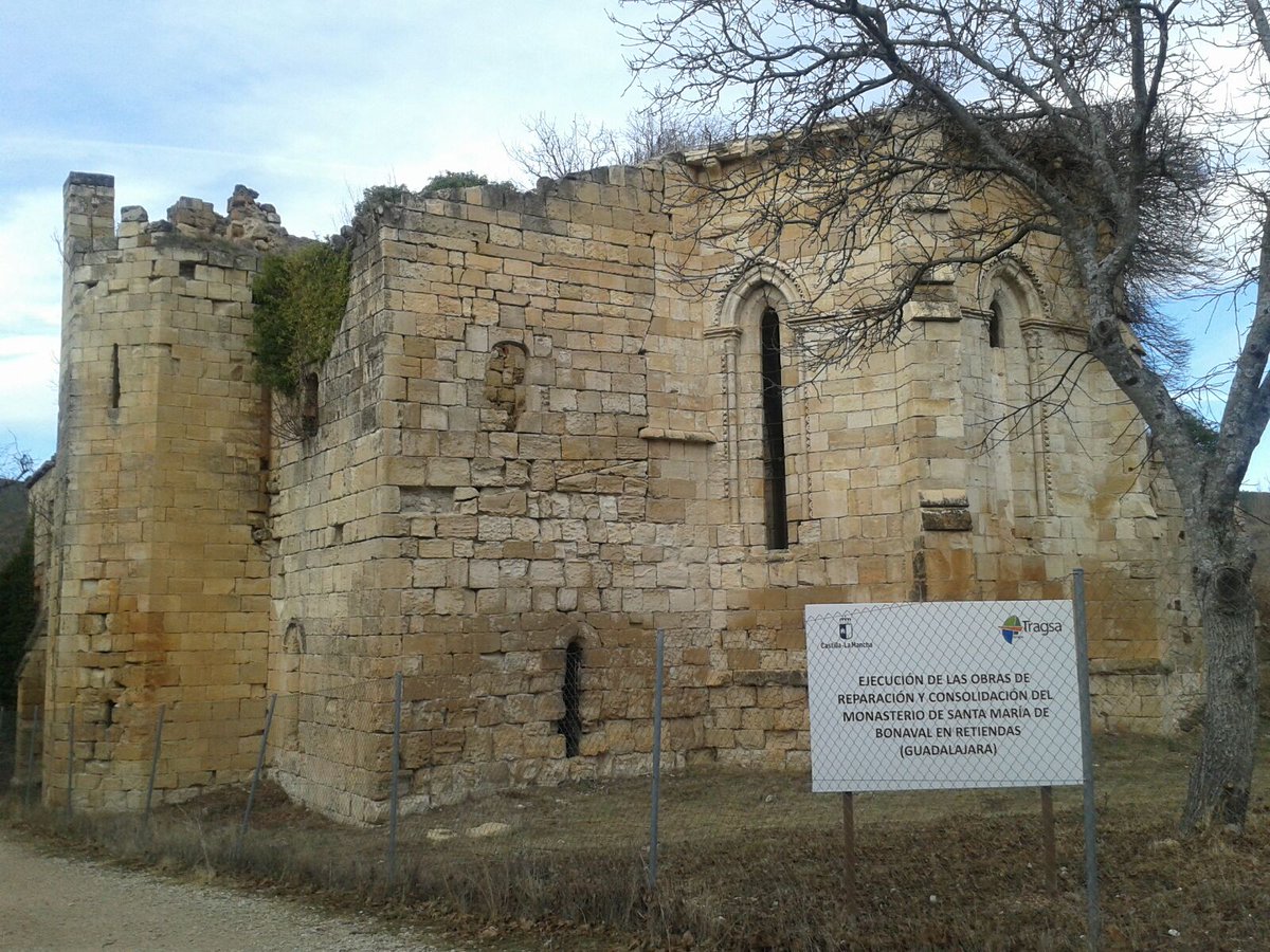 sandritism's tweet photo. @culturaenguada @salvarbonaval @GDPHAGuadalajar @CastilloGalve @BuenValleRetien @PuebloRetiendas @ComisionRTN @AytoTamajon Anunciaron el comienzo de las obras,realizan el desbroce,y a día de hoy nada más. BONAVAL hoy estaba desierto,ni rastro de obras... #SosBonaval #SalvarBonaval https://t.co/LWOA1ZXAZw