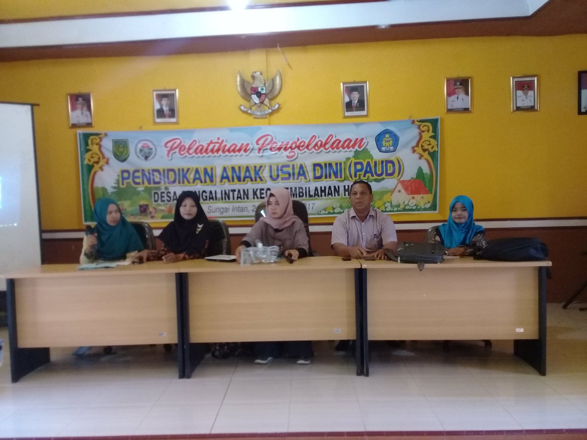 Asnah41032811's tweet photo. Pelatihan pengelola paud desa sungai intan.#MamfaatDanaDesa 
#Riau 
@jokowi 
@EkoSandjojo 
@anwsanusi 
@madjid_taufik 
@fachrilabalado https://t.co/YdYl16CVt9