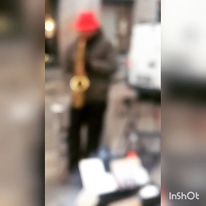 PiccinelliPaolo's tweet photo. Il calore di un sax
#paolorobypicci #millano #me #love #instaphoto📷 #instapic #musica #music #instamusic #lalamusic #sax #merrychristmas #buonnatale #santaclaus https://t.co/jrG2QHKCZw https://t.co/WYW5ZHjUxF