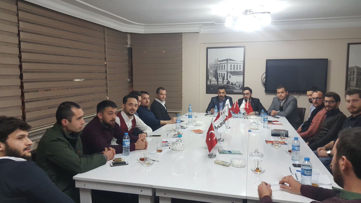 gencmusiadblk's tweet photo. Genç MÜSİAD Tecrübe Paylaşım Toplantıları Kapsamında @KUCUKSAN İşletme Kooperatifi Başkanı @AhmetSakbas ’ı misafir ettik. Başkanımıza teşekkür ediyoruz. https://t.co/YSFZ22YasL