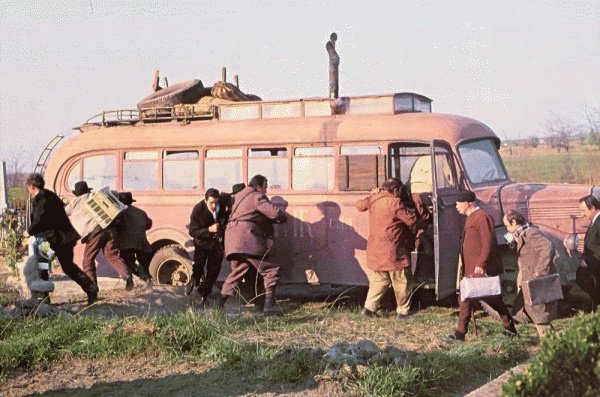 AntiMare's tweet photo. Doma za praznike. Grijanje se ne moze smanjiti, ljudi umiru. Stanice se mijenjaju as we go. Kad cemo na odrediste? Kaze vozac "a hocemo nekad" #croatiabus https://t.co/2qhJrz9LW2