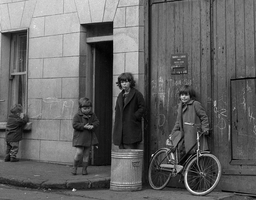 dubcilib's tweet photo. This Christmas why not explore Dublin's history through our digital repository with its vast collection of old photos, maps and ephemera https://t.co/ysib2VWcDM https://t.co/C3t5LRf90W