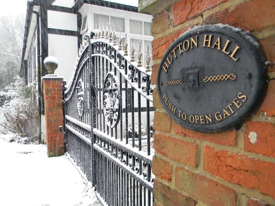 Hutton_Hall's tweet photo. Merry Christmas from all at Hutton hall! #weddingvenue #christmaswedding #countrywedding #brentwood #essex #brentwood #weddingvenuehunt https://t.co/X4cH6mjtoZ