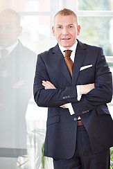 teletalkde's tweet photo. #DDV lädt Ende Februar zu seinem traditionellen Abendevent! Dienstag, 27. Februar 2018, 19.00 Uhr bis 22.00 Uhr - Keynote des Abends hält Martin Limbeck, einer der profiliertesten Verkaufs- und Managementtrainer Europas. https://t.co/eSFtNcML4n  #MartinLimbeck https://t.co/cdd7wz1yvu